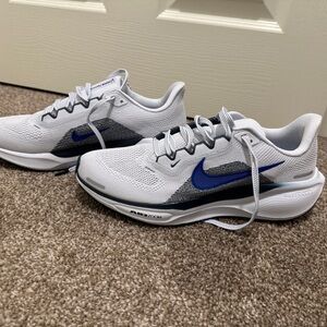 Nike Pegasus 41 Air Zoom White and Blue Sneakers